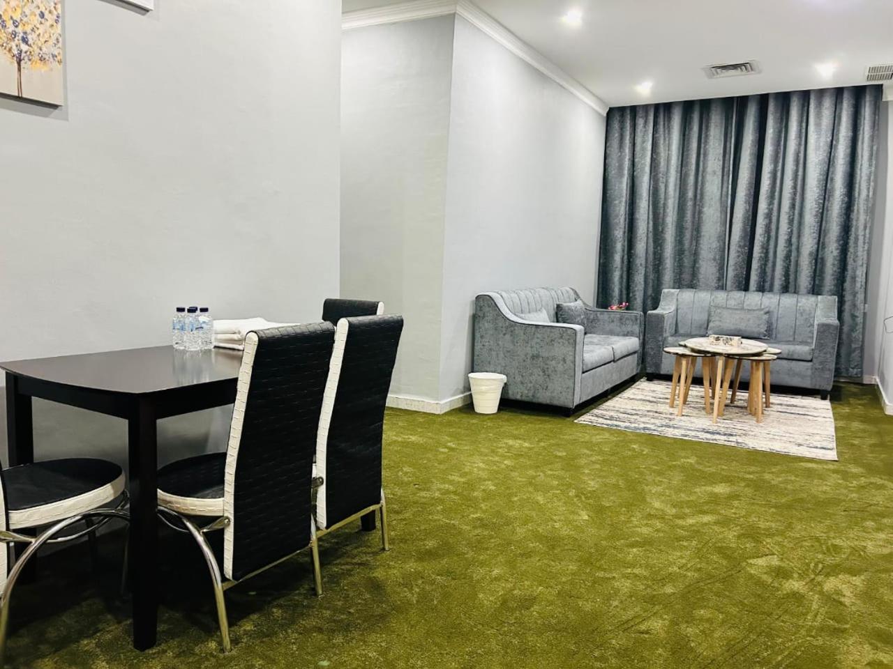 Appartement De Iris Regency Fahaheel à Koweït Extérieur photo